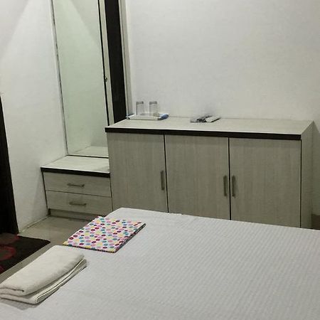 卢迪亚纳 De Agya Paradise酒店 外观 照片